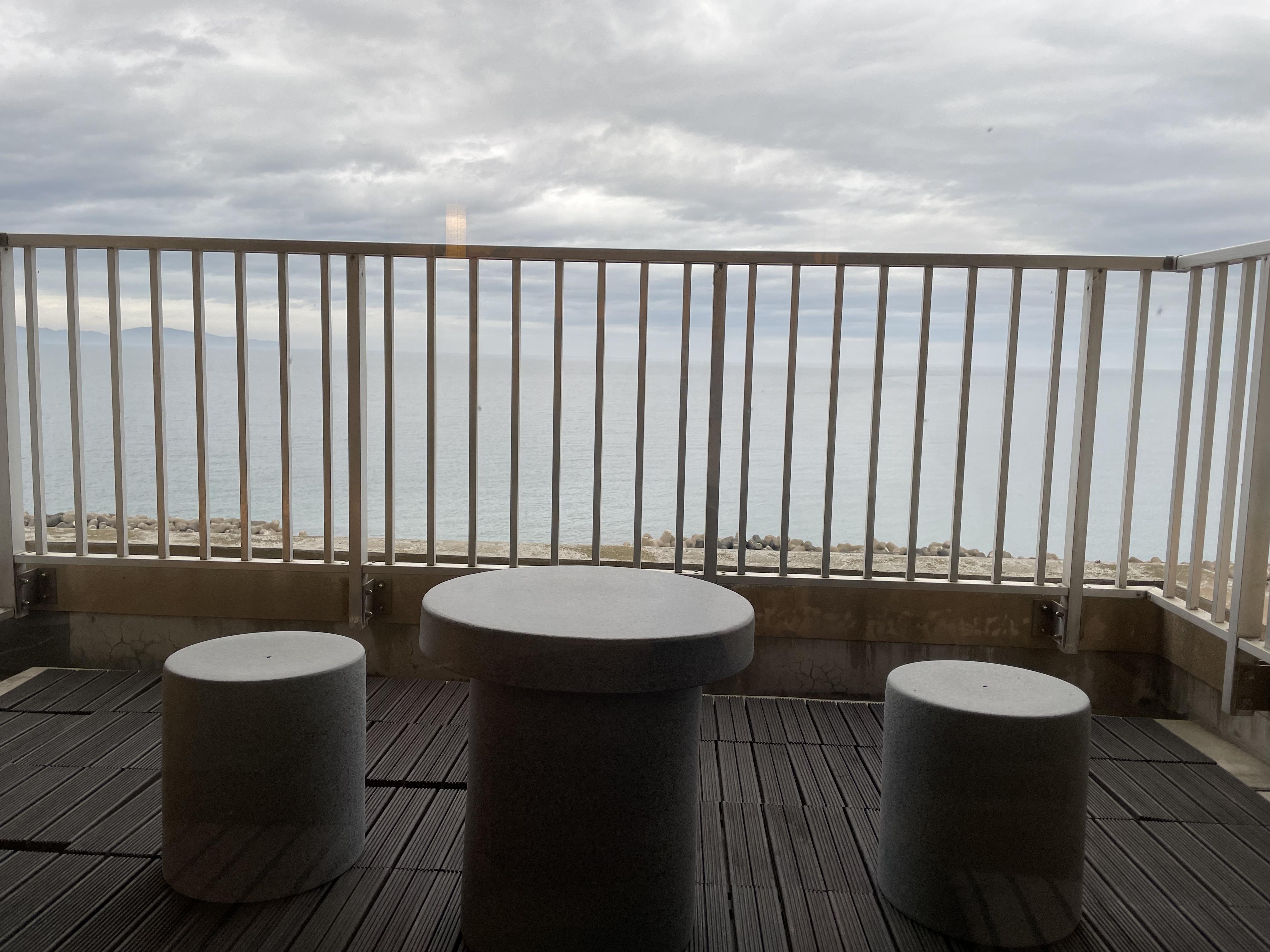 沒有露天風呂的房型同樣有露台。