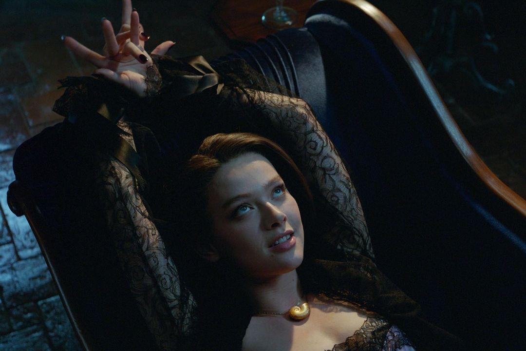 Jessica Alexander飾演烏蘇拉