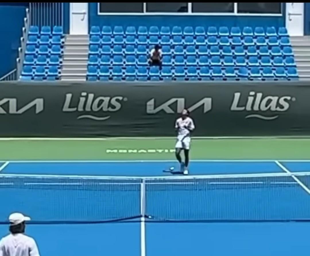 黃澤林全場共發出14個Ace球