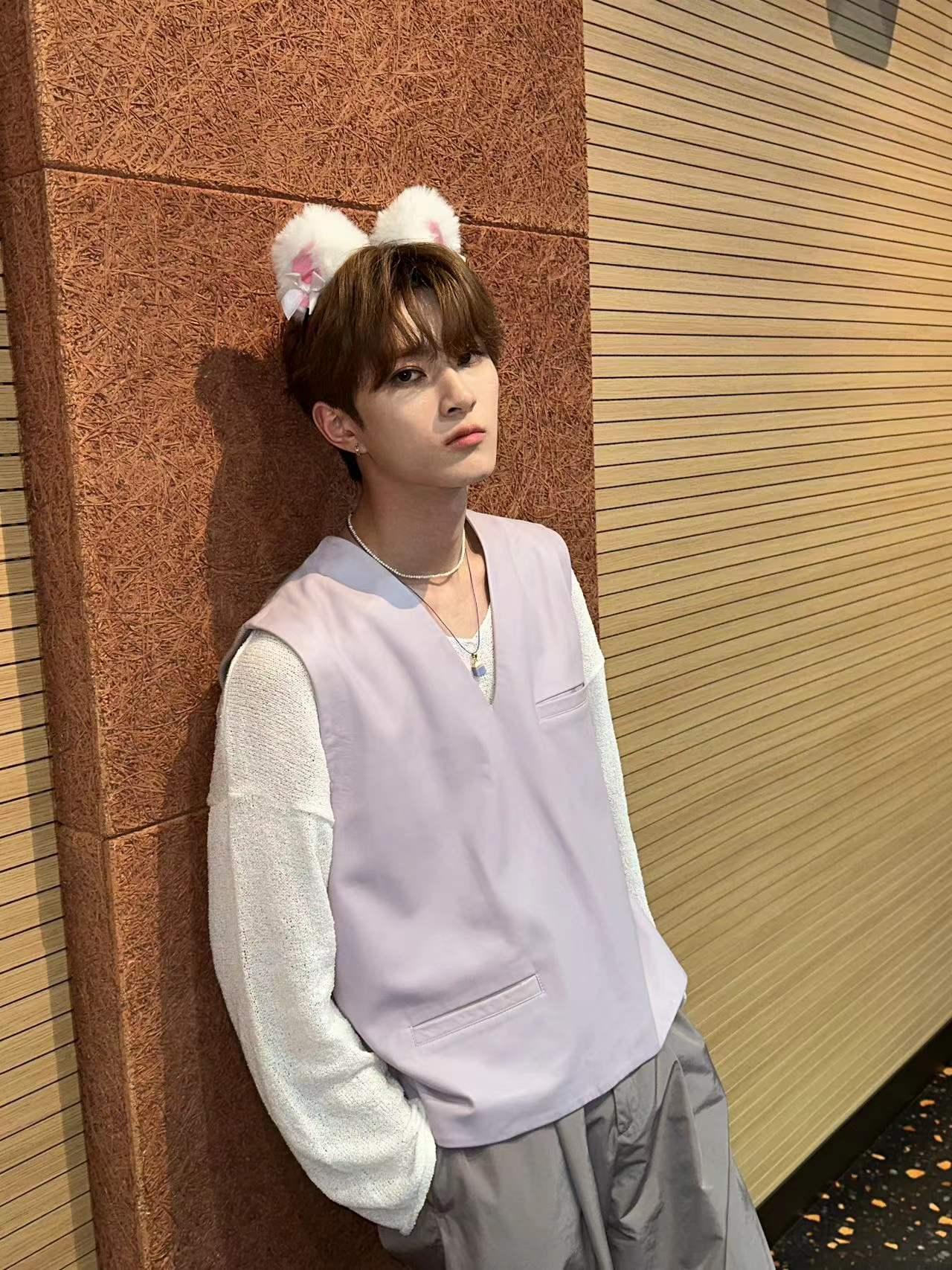 LEO屬怕醜仔一名。