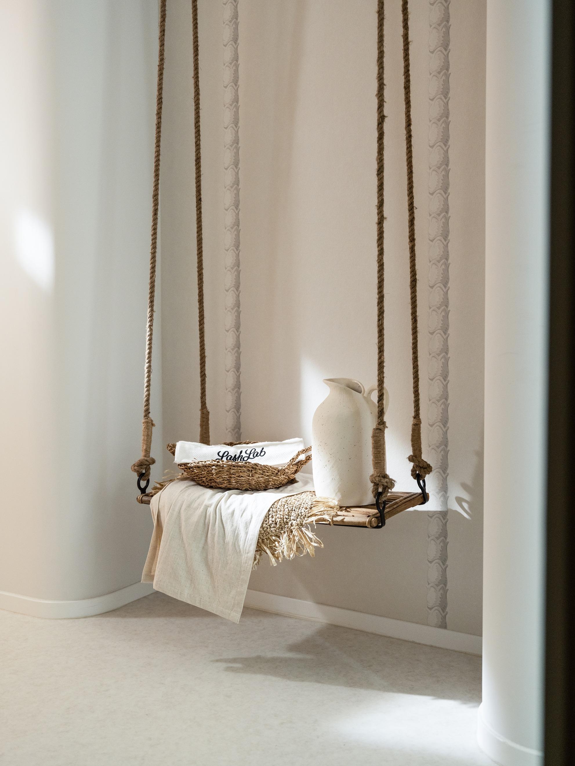 LashLab由睫毛嫁接技術、產品、美睫師到室內設計,都緊隨台灣店鋪。