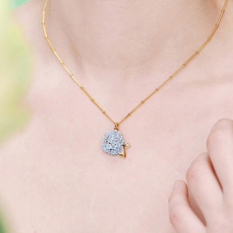 Language of Flowers系列 HYDRANGEA PENDANT NECKLACE $1,310