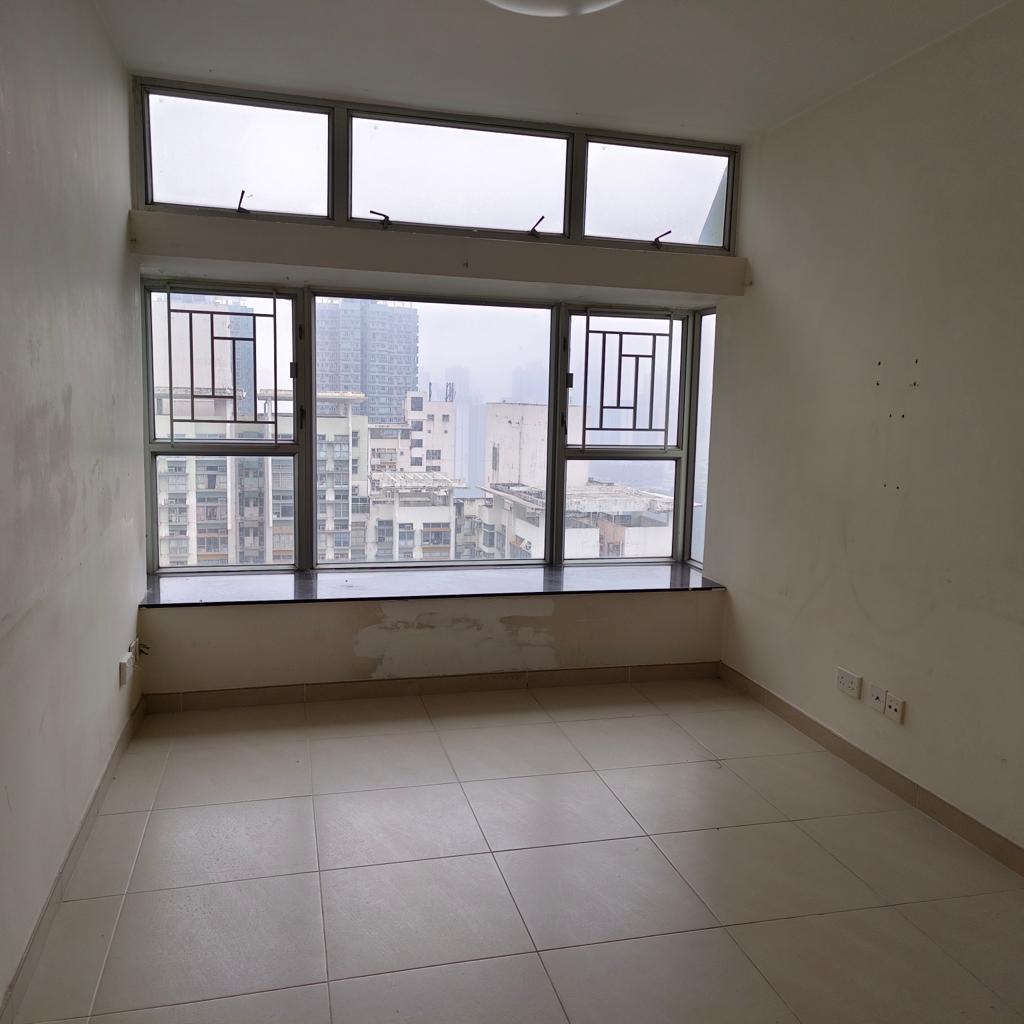 單位基本上沒有裝修,新買家買入後需大肆翻新。(代理提供)