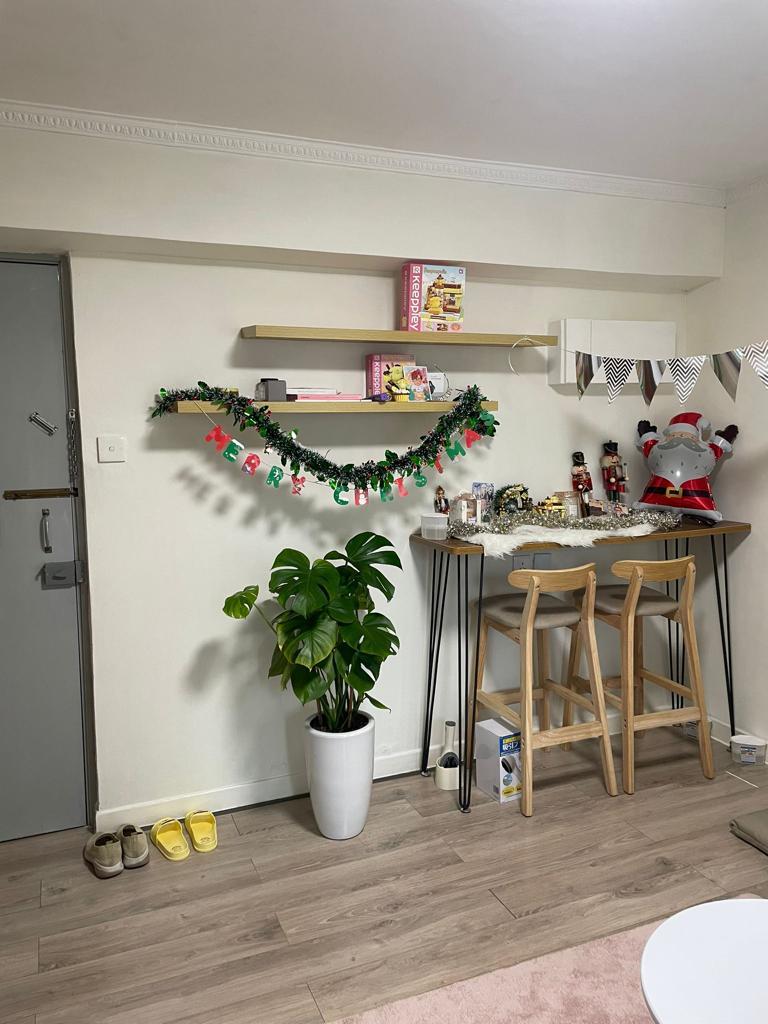 大廳間隔四正實用,以簡約木製傢具點綴,實用美觀。(代理提供)