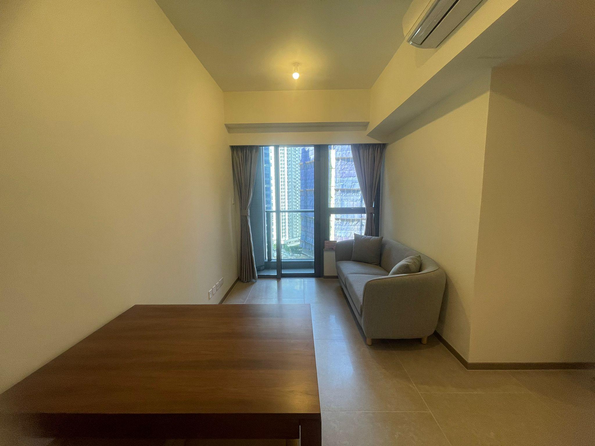 長方形開則大廳,外接露台,景觀望內園。(代理提供)