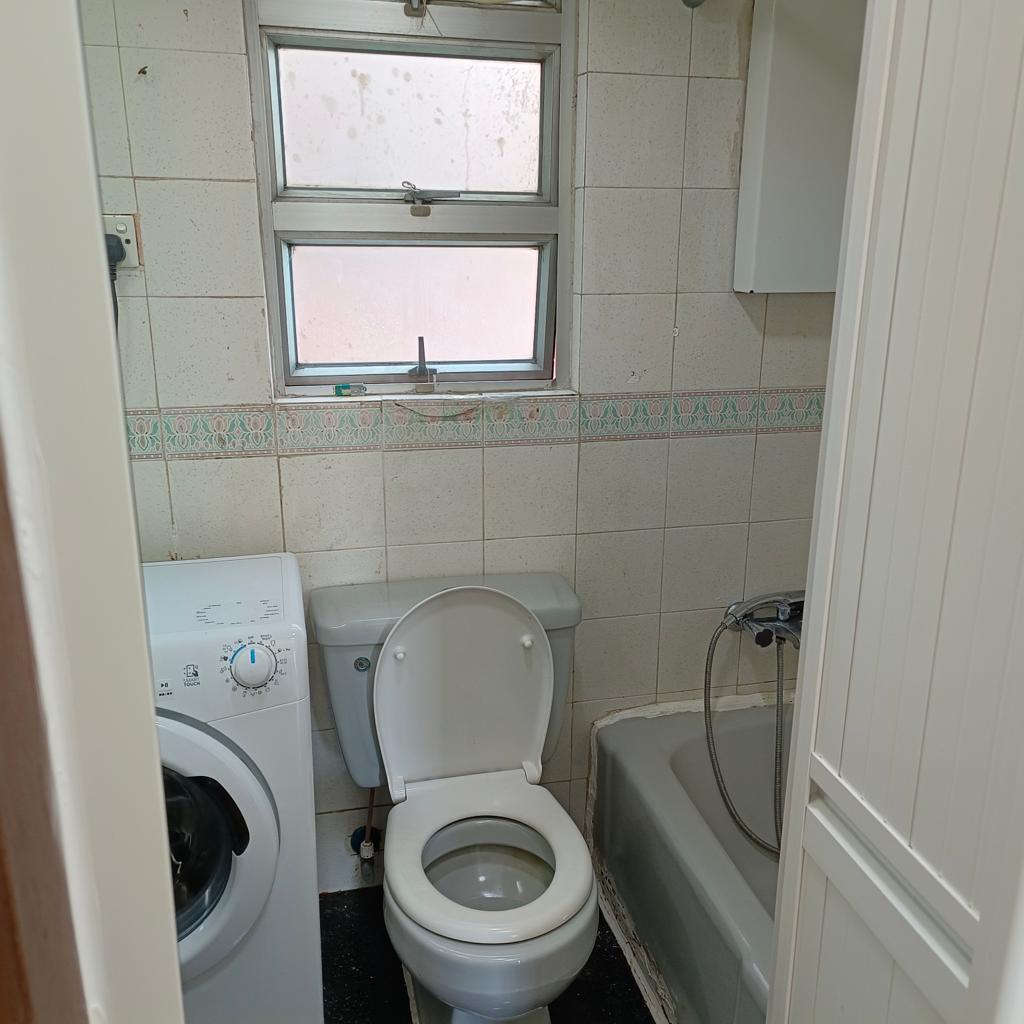 明廁設計浴室,有足夠空間擺放洗衣機。(代理提供)