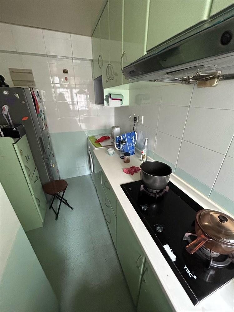 廚房裝修簇新企理,配套新淨。(代理提供)