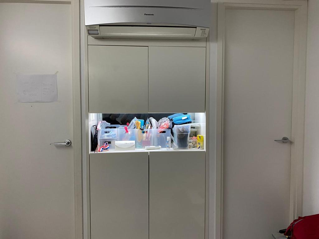 單位設有不少度身訂製的儲物櫃,十分實用新淨。(代理提供)