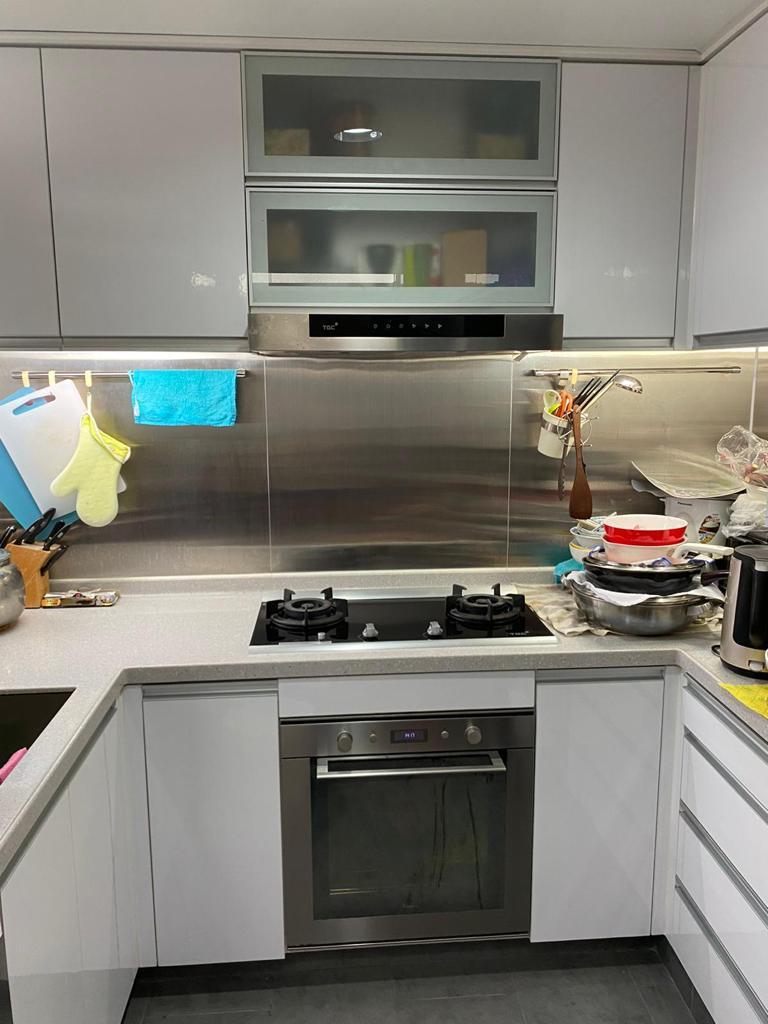 闊落的廚房相當新淨企理,配套非常齊全。(代理提供)