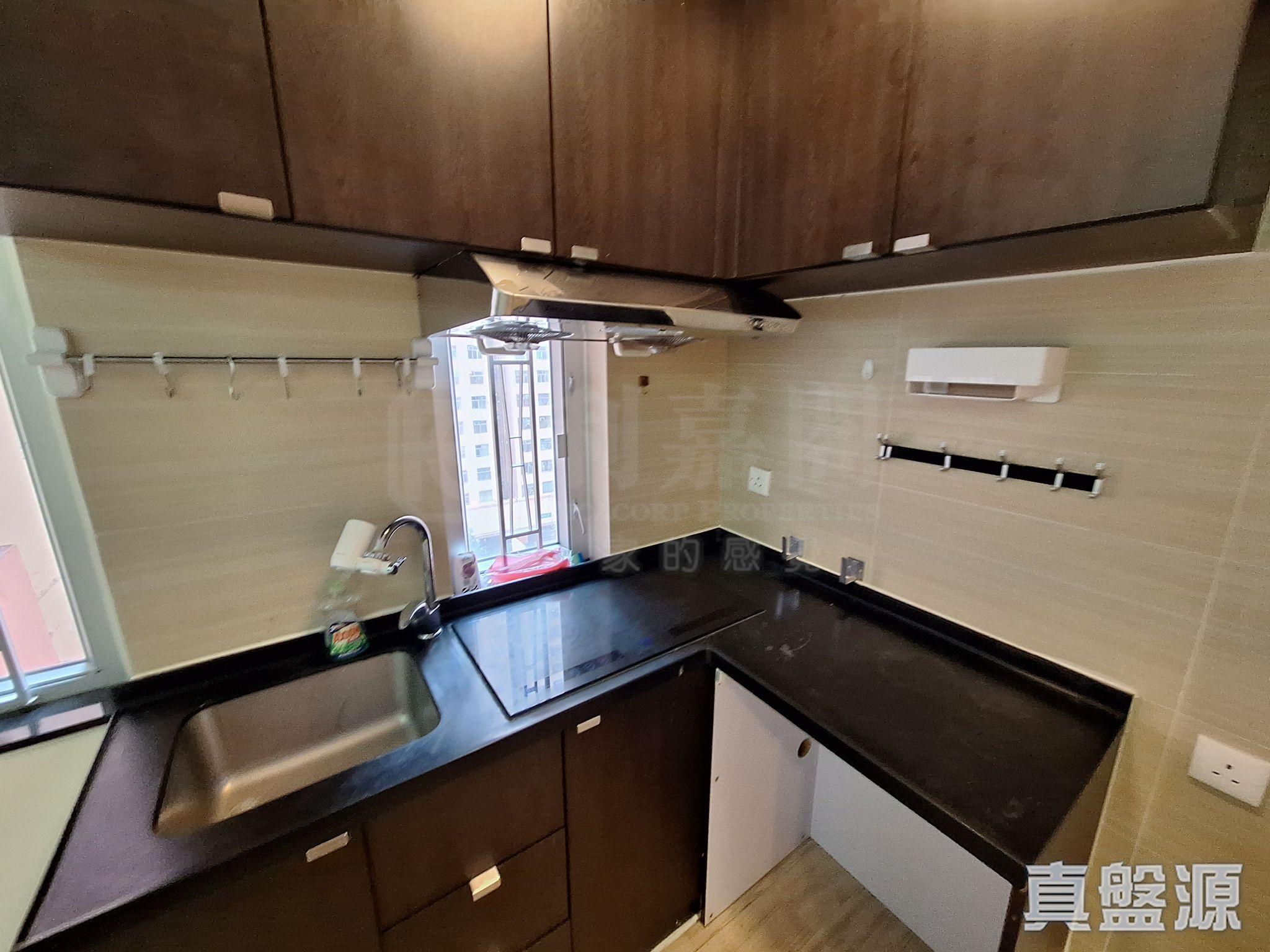 單位裝修新淨,開放式廚房配套亦齊全企理。(代理提供)