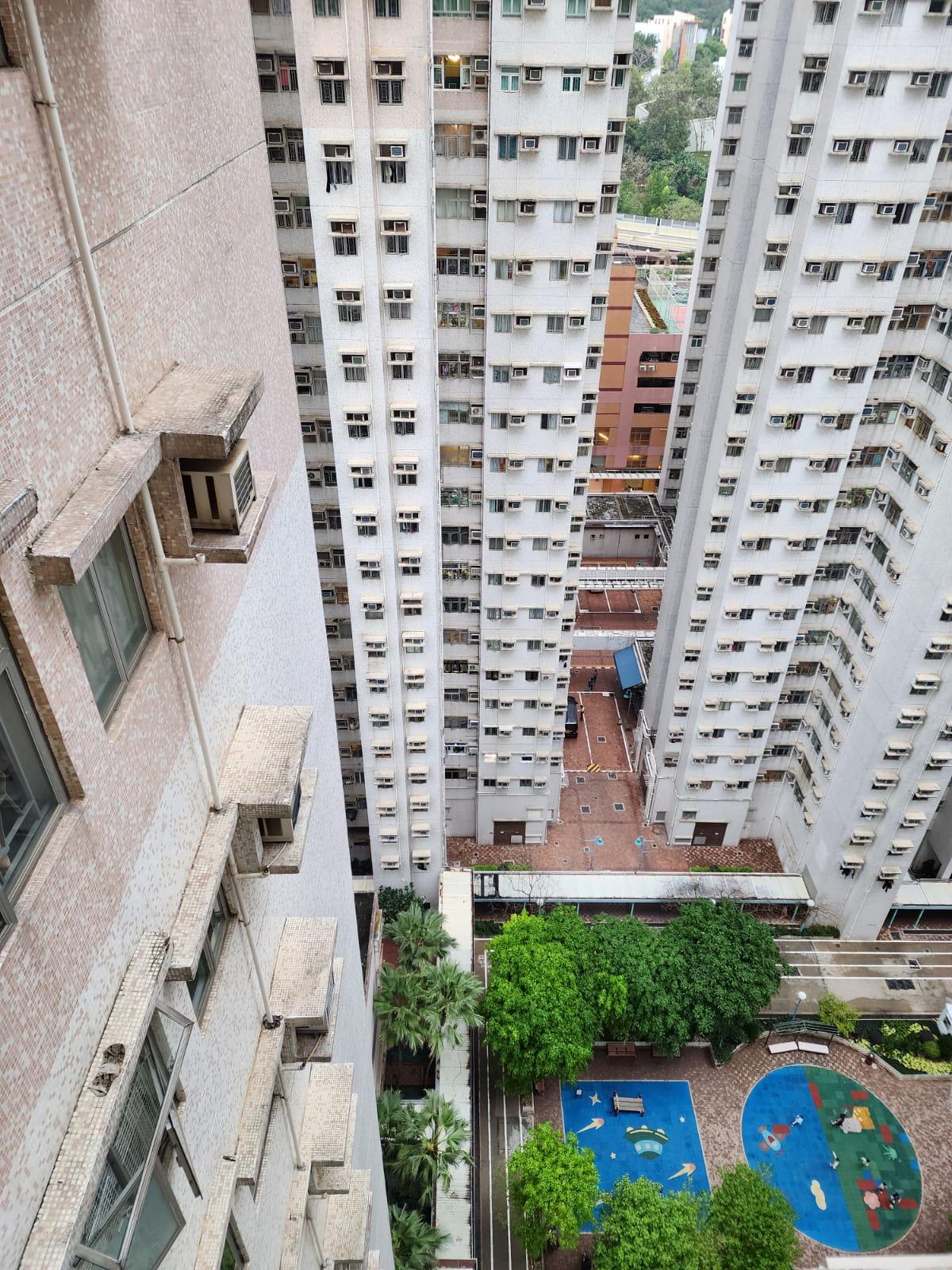 雖然單位以樓景為主,但視野開揚,並俯瞰屋苑內園。(代理提供)