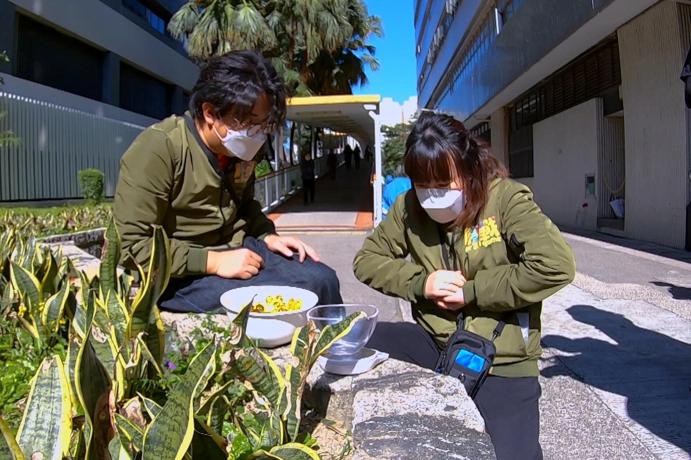 4位膠人兵分兩路營救Edan及Jeffrey,阿正(右)、肥腸(左)則組成另一隊。