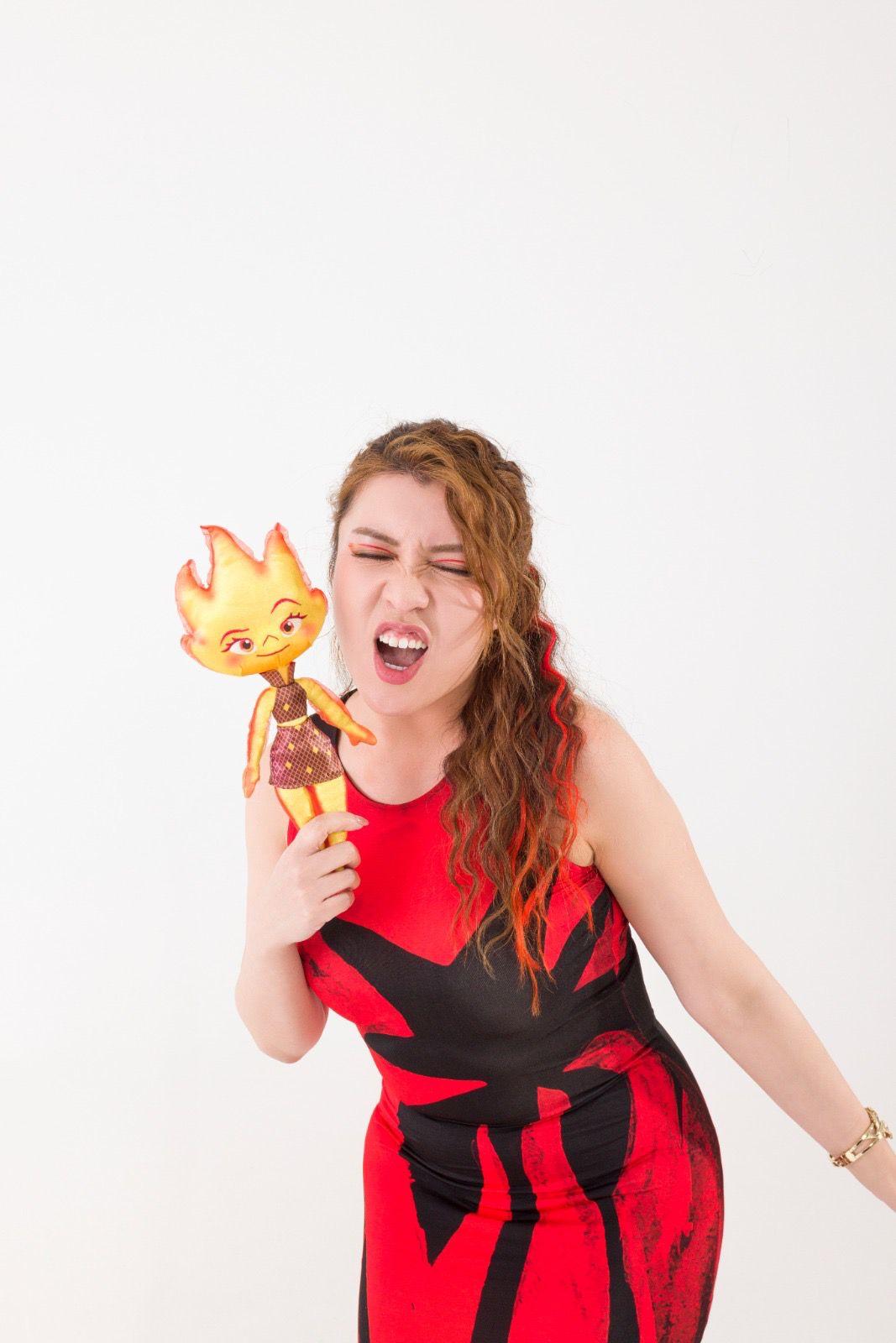 Serrini聲演火小姐苗小焰 。