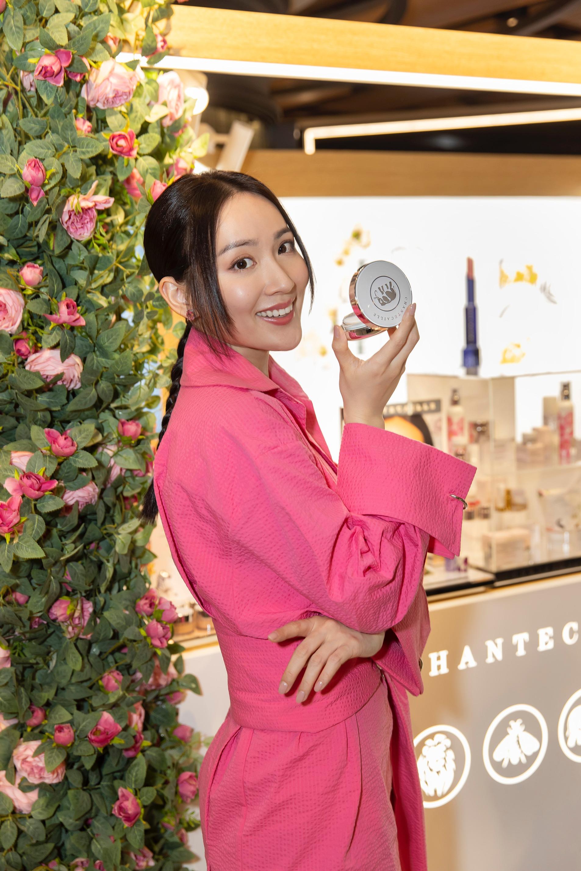 另一未來肌膚抗污染修護氣墊粉底也是王牌之一。