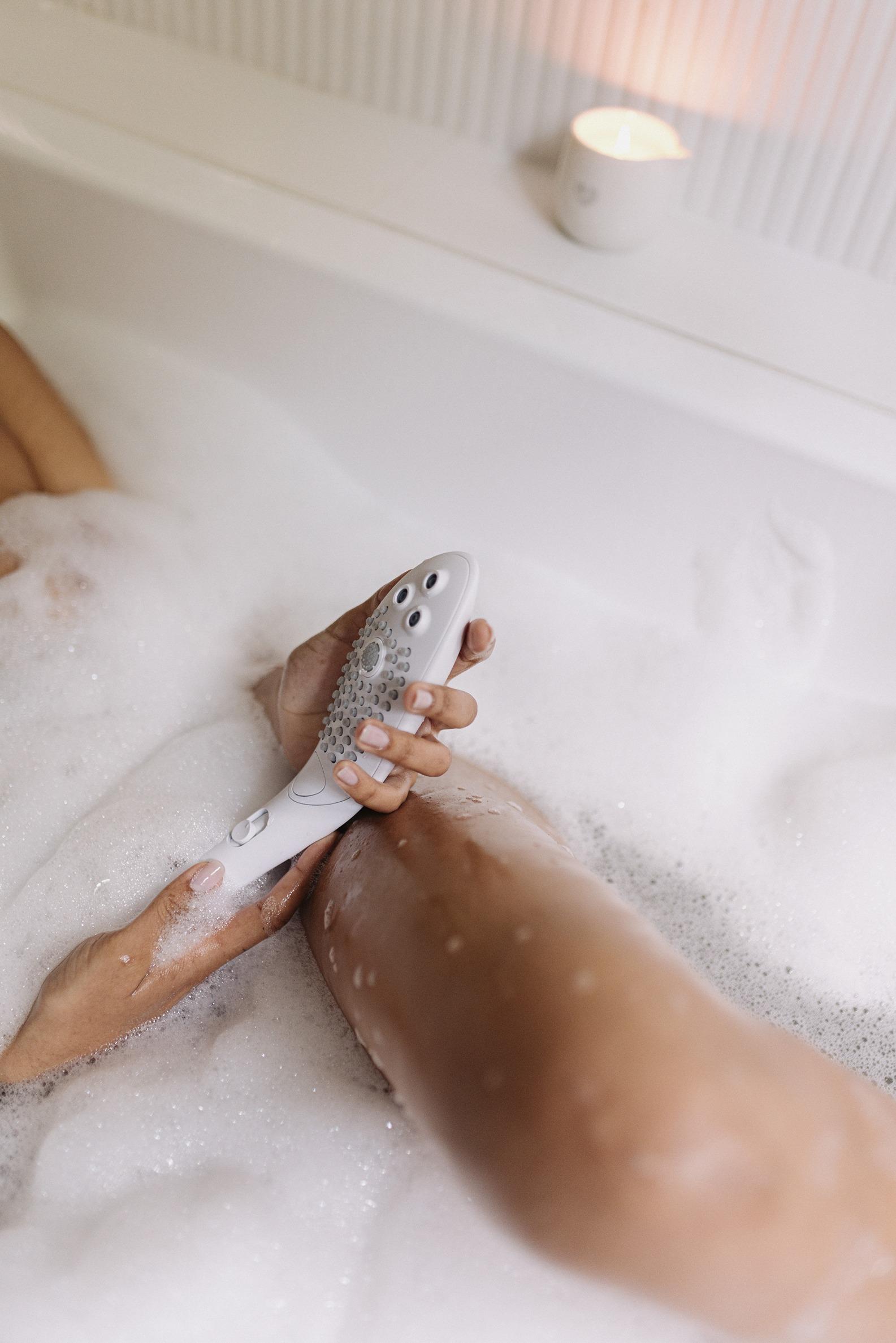 專為自慰而設的花灑Womanizer Wave。