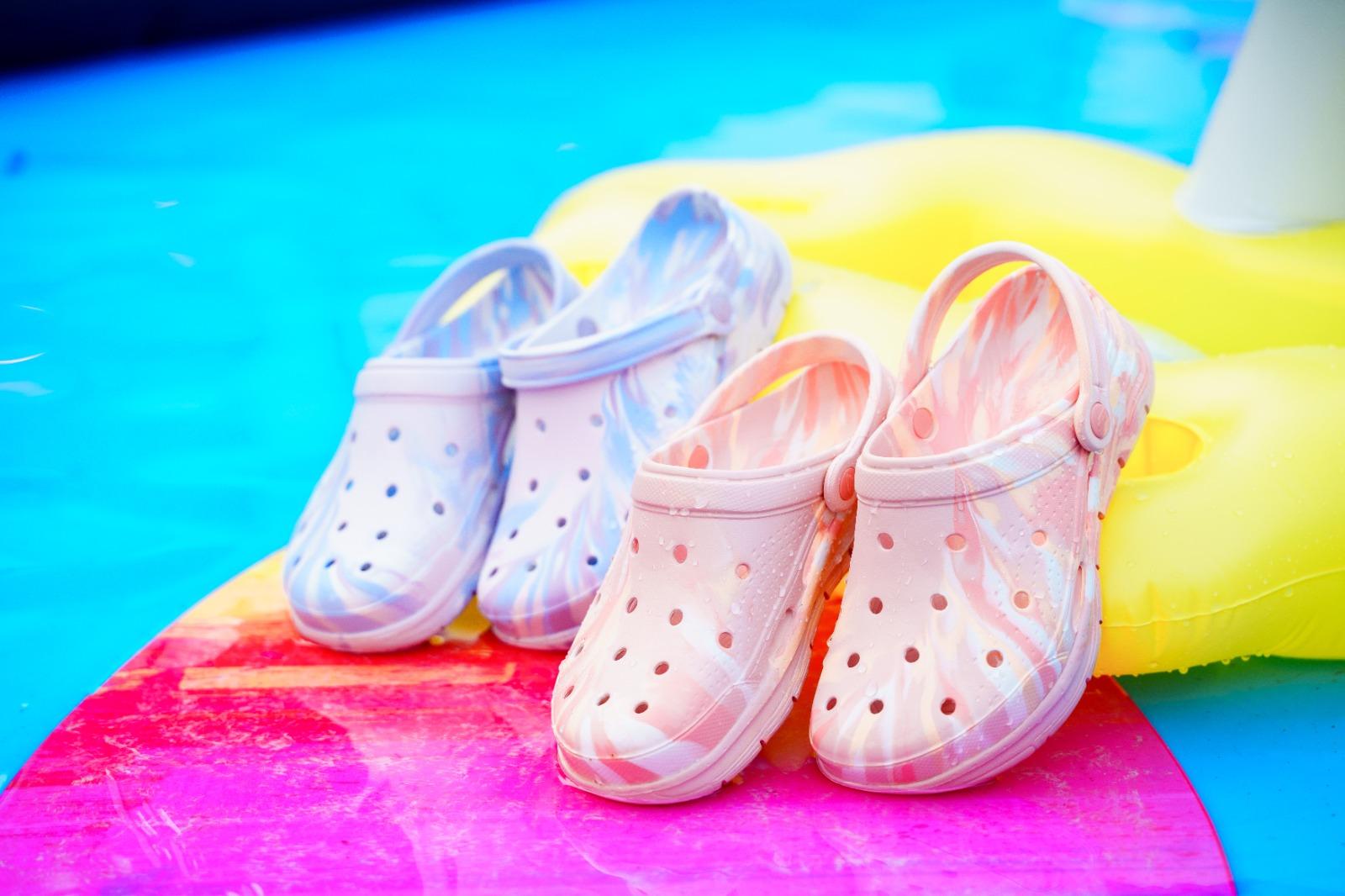 SKECHERS ARCH FIT FOAMIES $499