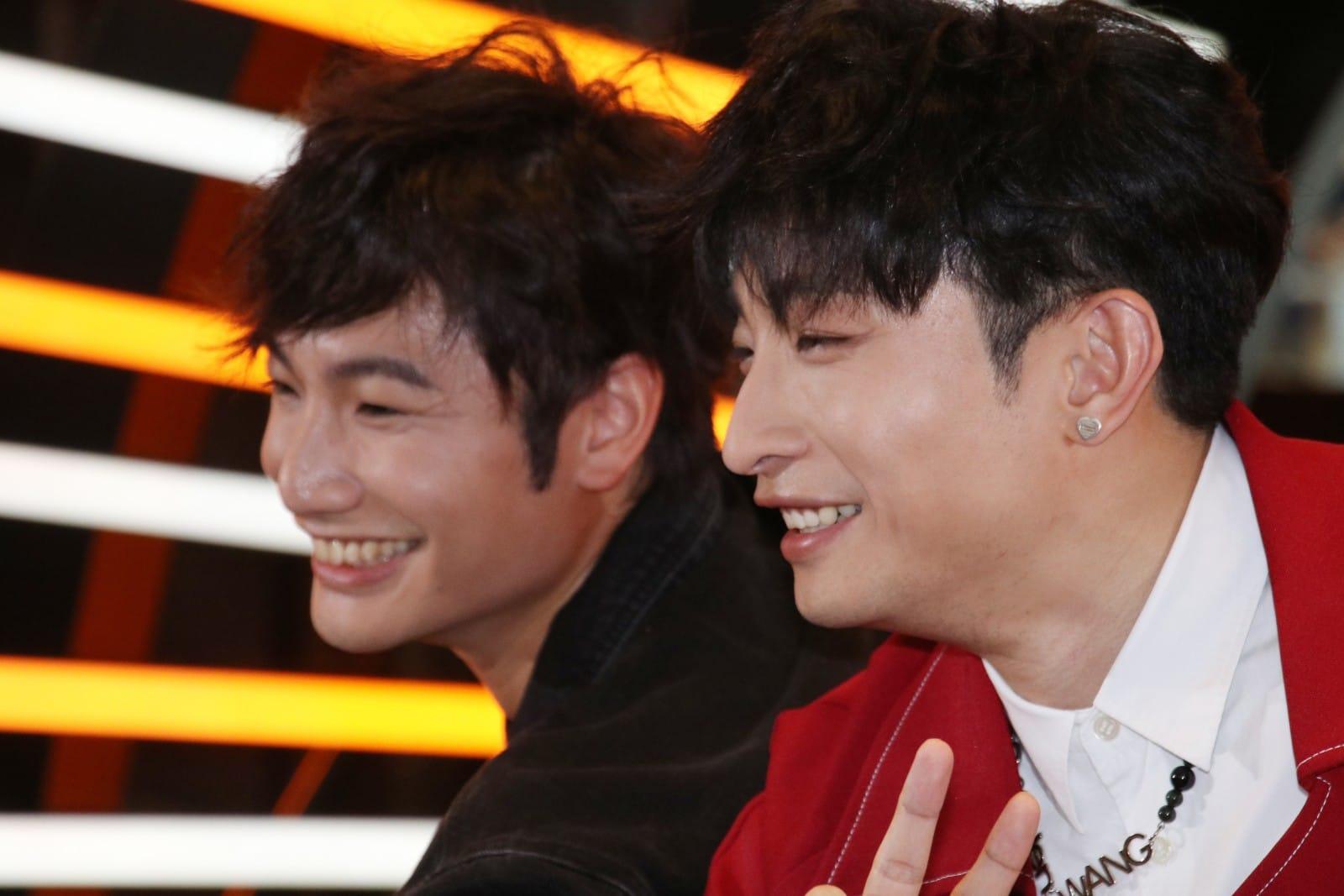 Dee哥與「Dee哥2.0」,果然「撞樣」。(林俊源攝)