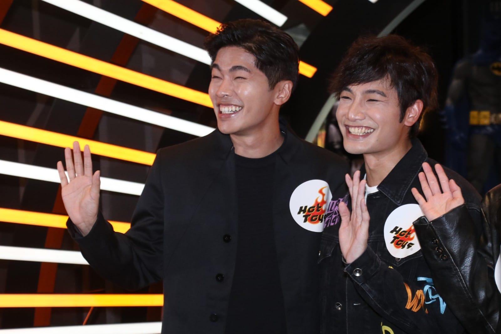 游學修眯起眼扮Dee哥,令「Dee哥2.0」Aaron忍俊不禁。(林俊源攝)