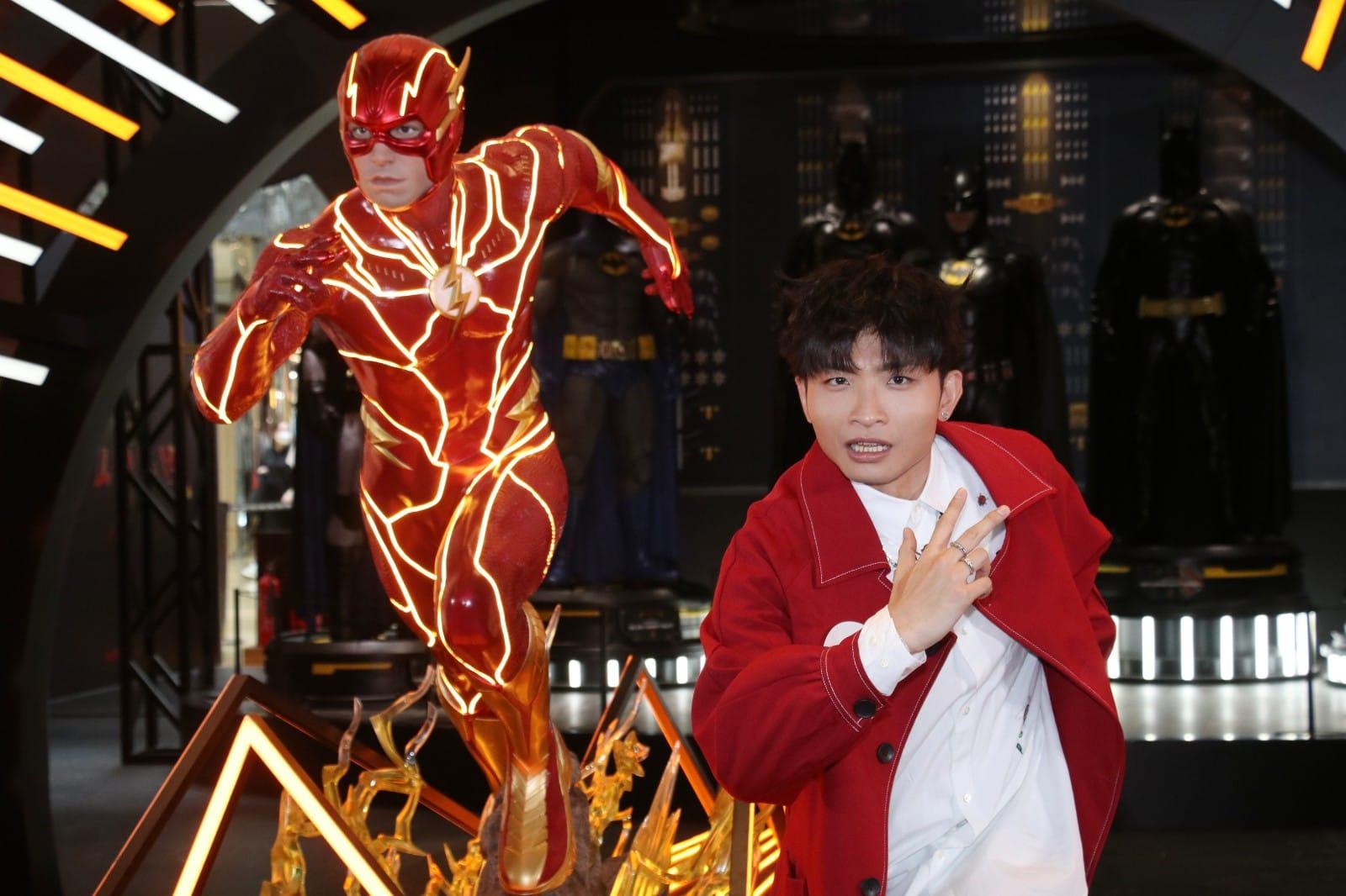 Dee哥出席Hot Toys「 閃電俠.神速閃現」主題展覽揭幕活動。(林俊源攝)