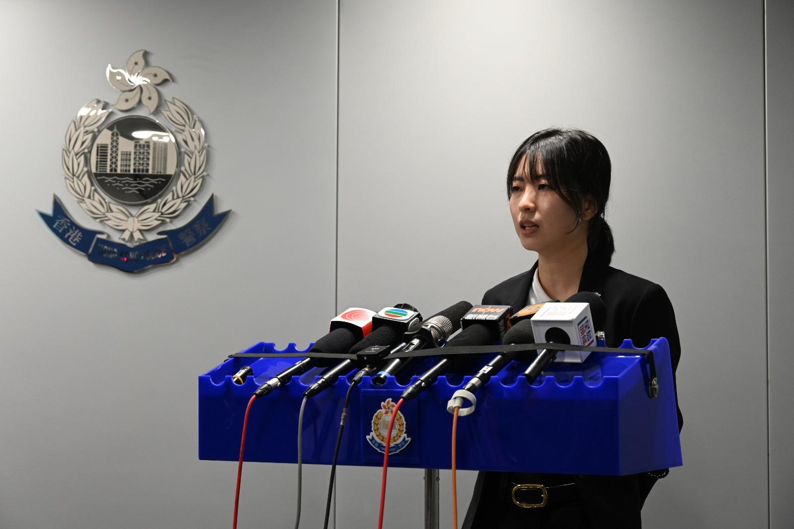 警方打擊黑社會行動搜獲大批武器。