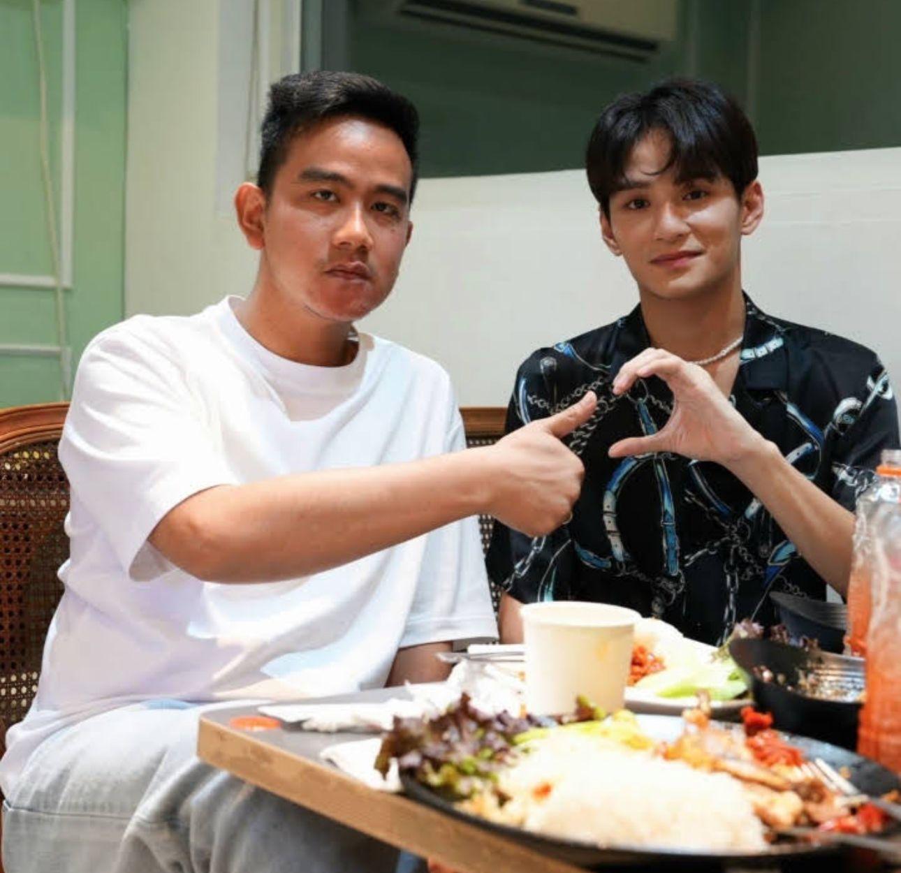 來自印尼的ZAYYAN(右)與印尼總統長子見面與食飯,兩人言談甚歡。