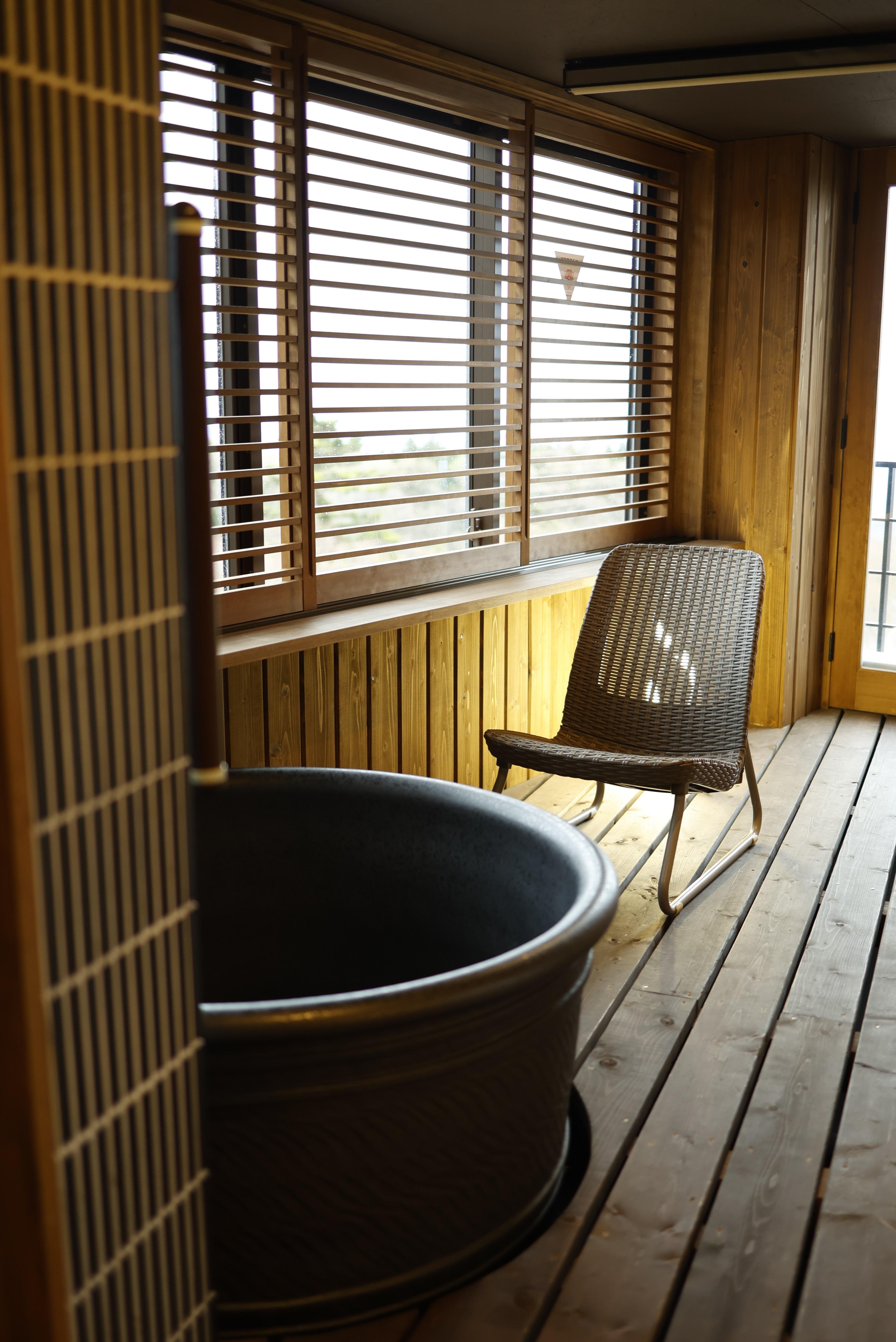 和式套房的最大特色為浴室裡的私人鑄鐵風呂。