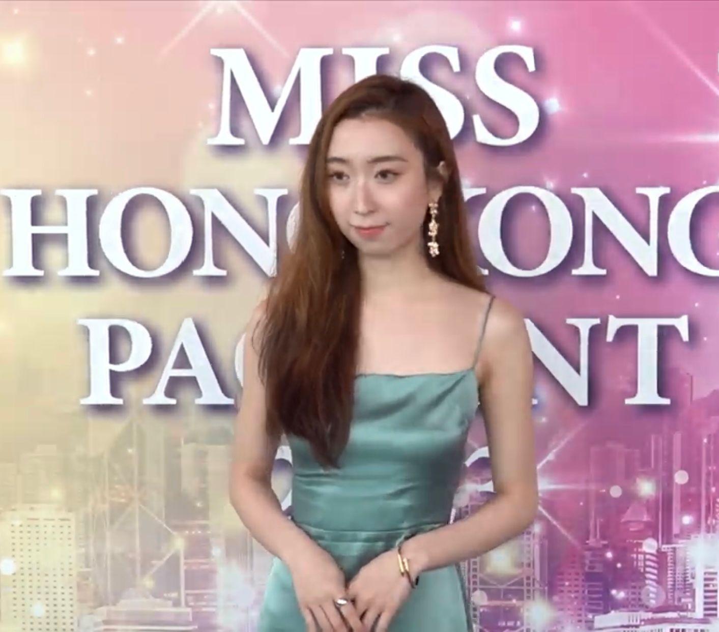 22歲的Angela剛畢業於倫敦大學的法律系