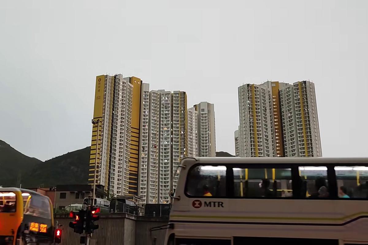 和田邨和喜樓一個單位被閃電劈中。(網民Carol Tam@FB群組「顯影屯門。青山散步」)