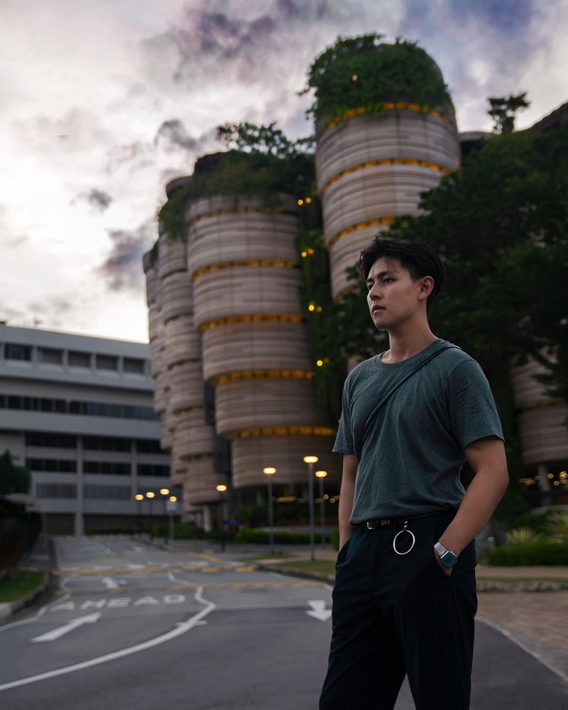 網民認為Agassi樣貌拍得住細佬。