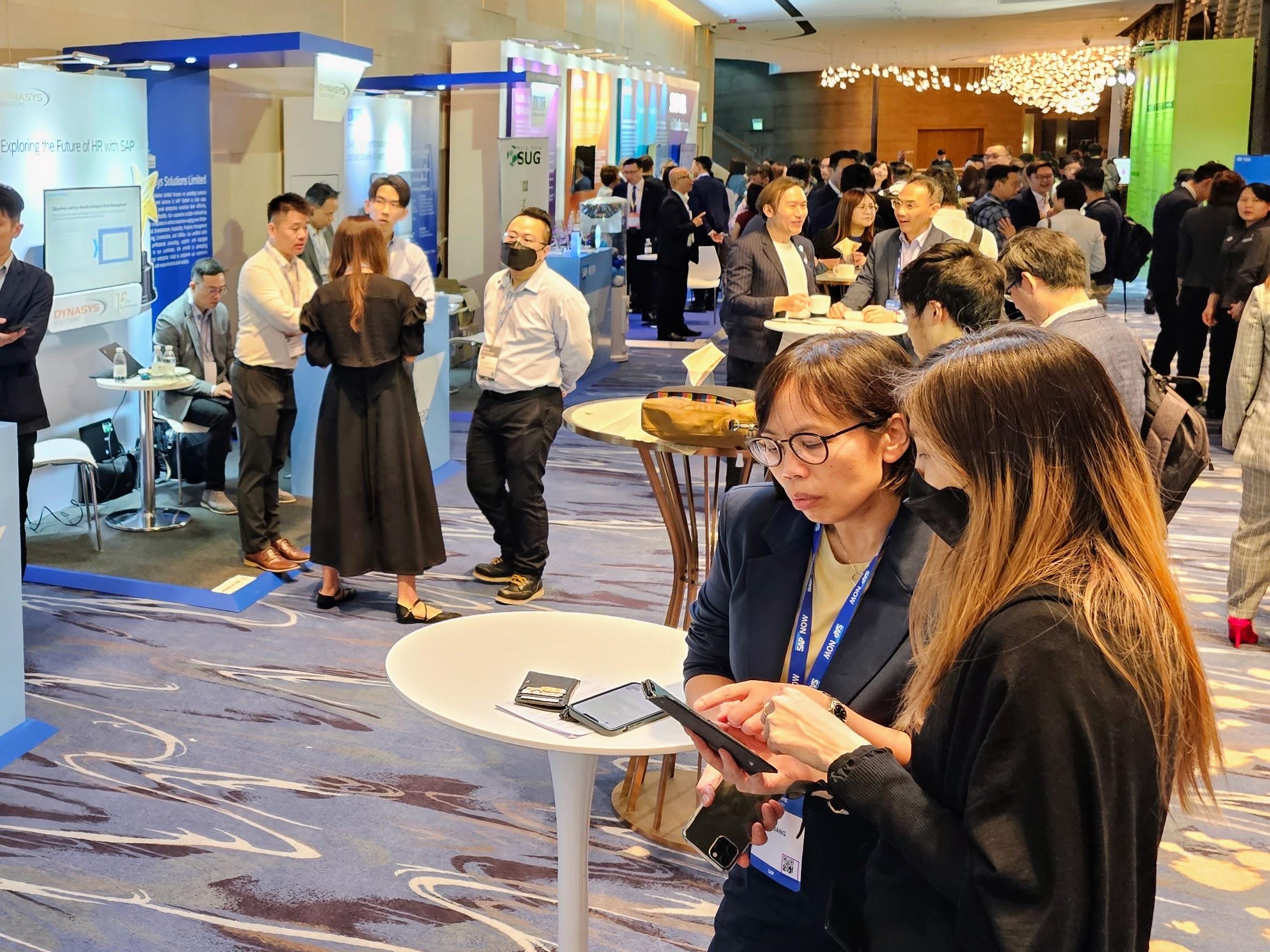 全日活動吸引不少企業和合作夥伴參與,現場交流互動熱鬧非常。