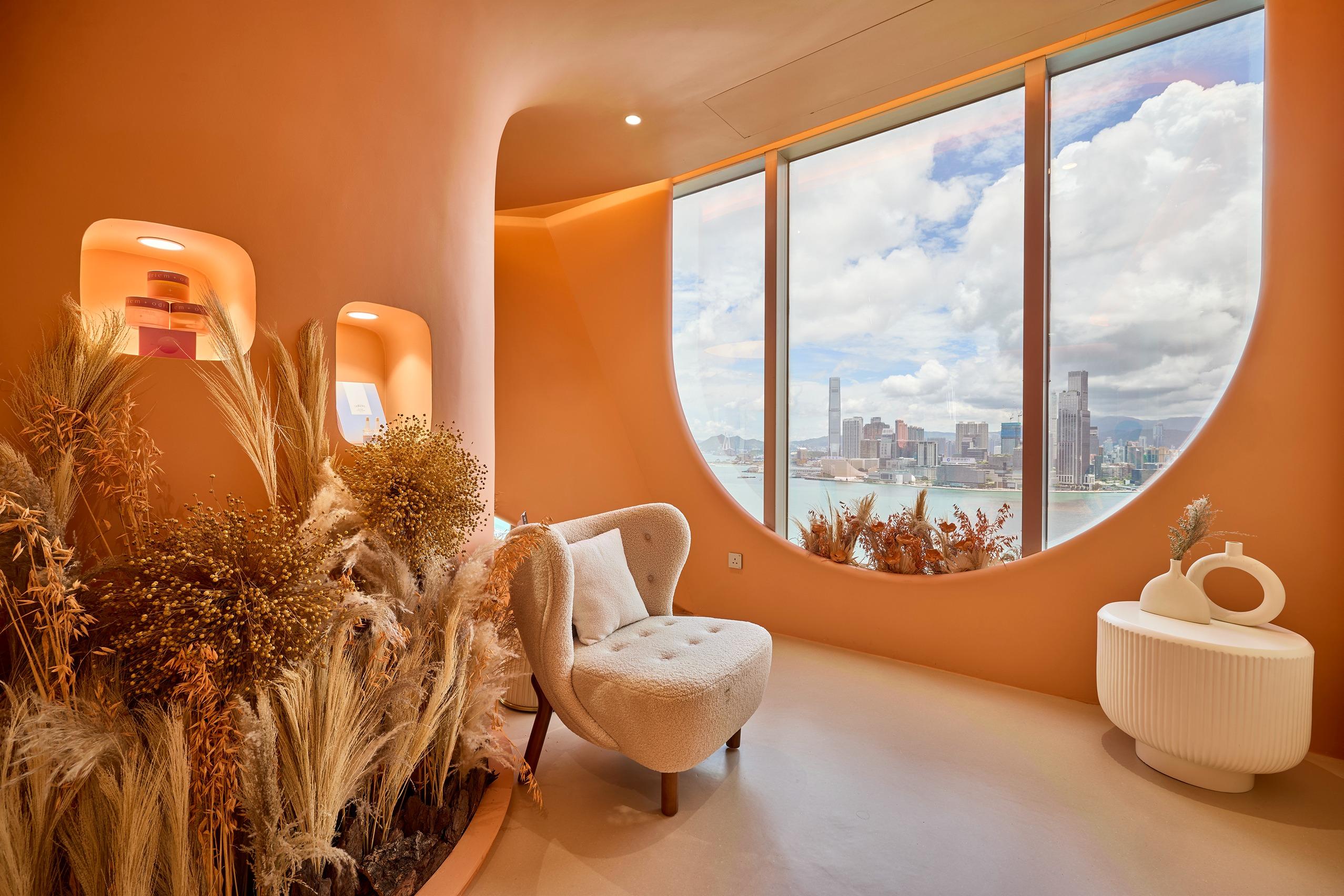 旗艦店可看到迷人維港景致