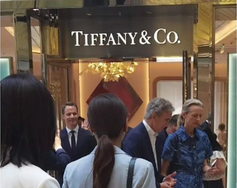 LVMH主席Bernard Arnault訪華 細仔同行