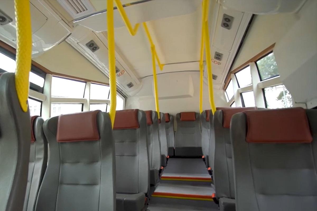 「金路通」專綫小巴設有19個座位。(汽車科技研發中心影片截圖)