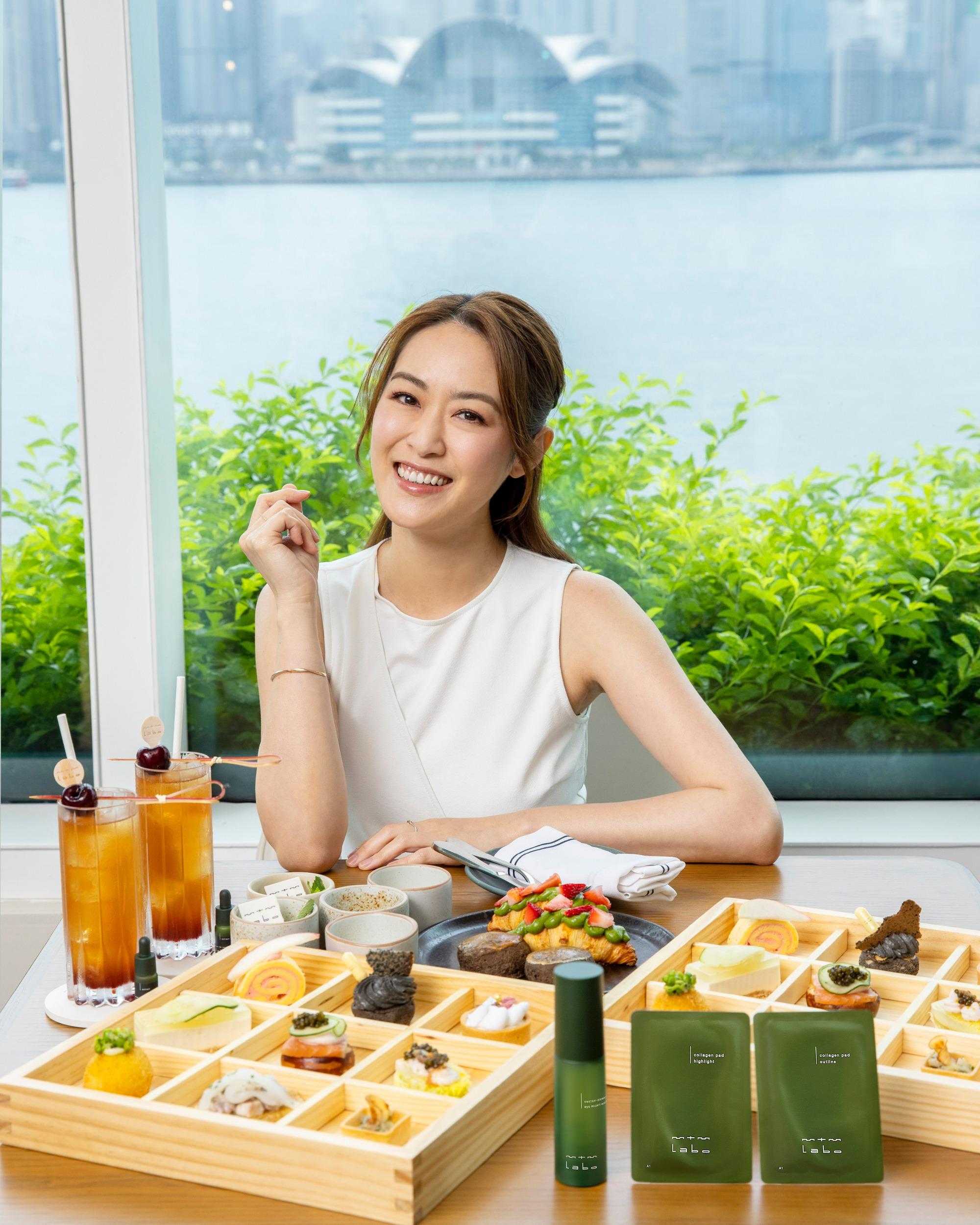 品牌友好李佳芯及梁嘉琪閨蜜相聚,率先出席品牌發布茶聚專場,細味「量膚定制」的悠閒時光。