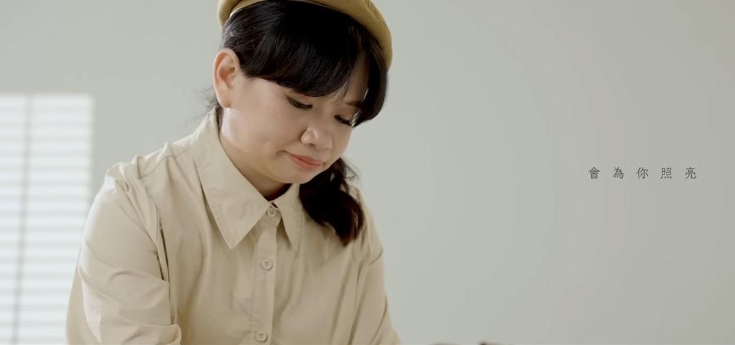 阿儀4月底赴大馬錄制的新歌《爸爸爸爸我愛你》已經推出。