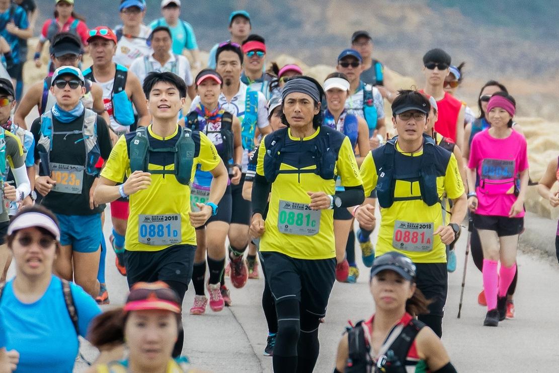 柯煒林為拍《別叫我"賭神"》,花逾一個月時間跟發哥密集練跑。