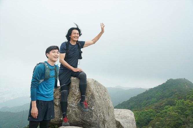 柯煒林拍《別叫我"賭神"》前,獲發哥接送練跑。