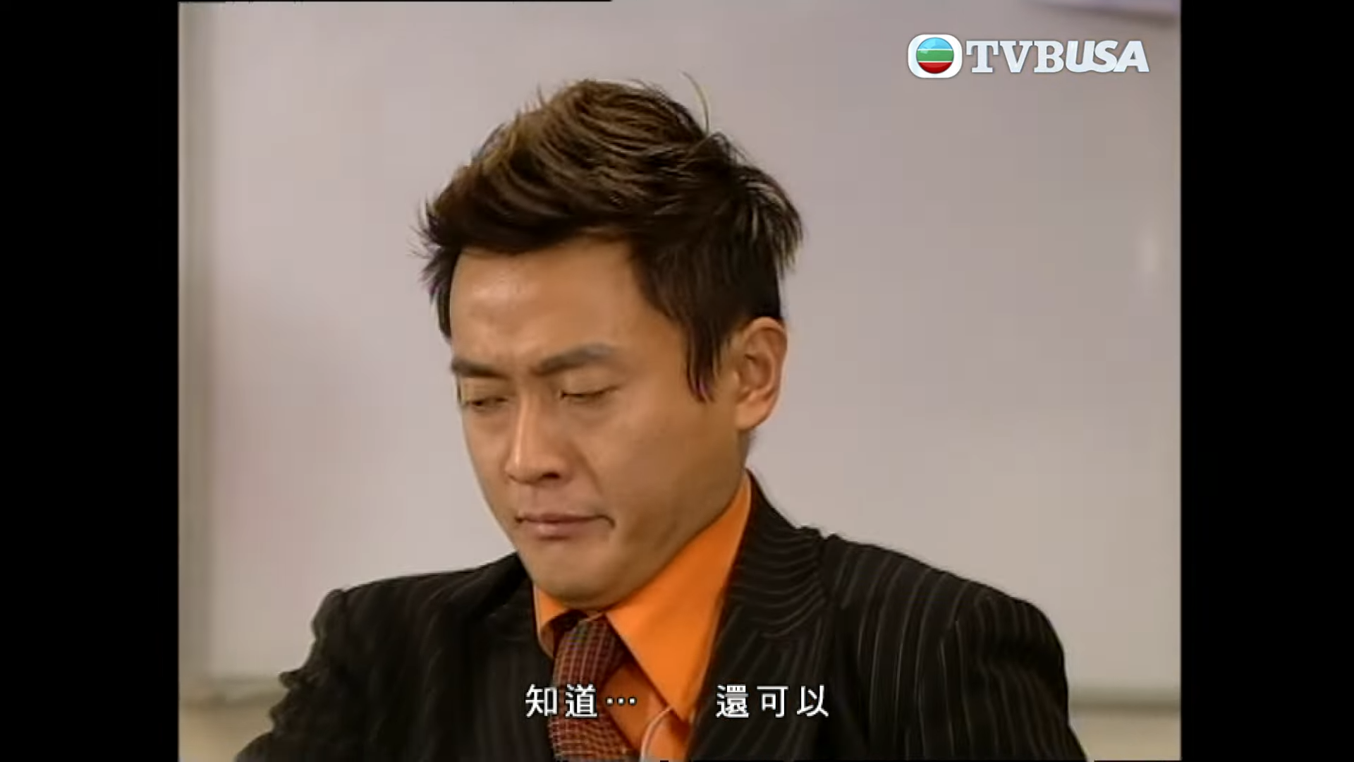 魏駿傑拍棟篤神探。(Youtube截圖)