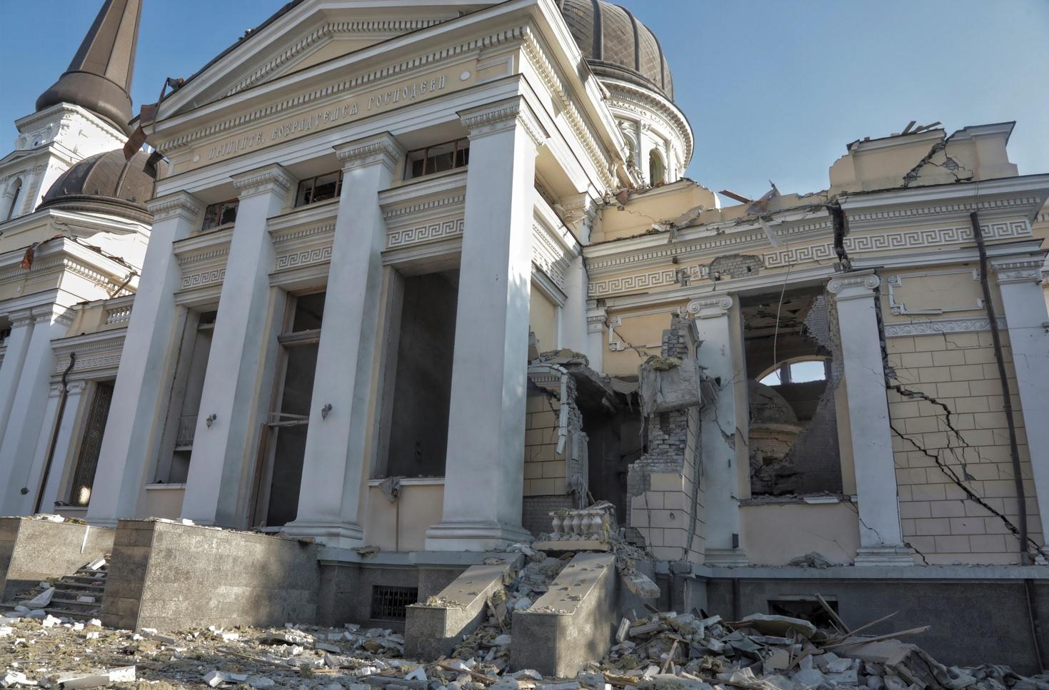 俄軍的導彈攻擊催毀歷史悠久的主顯聖容大教堂。(路透社)