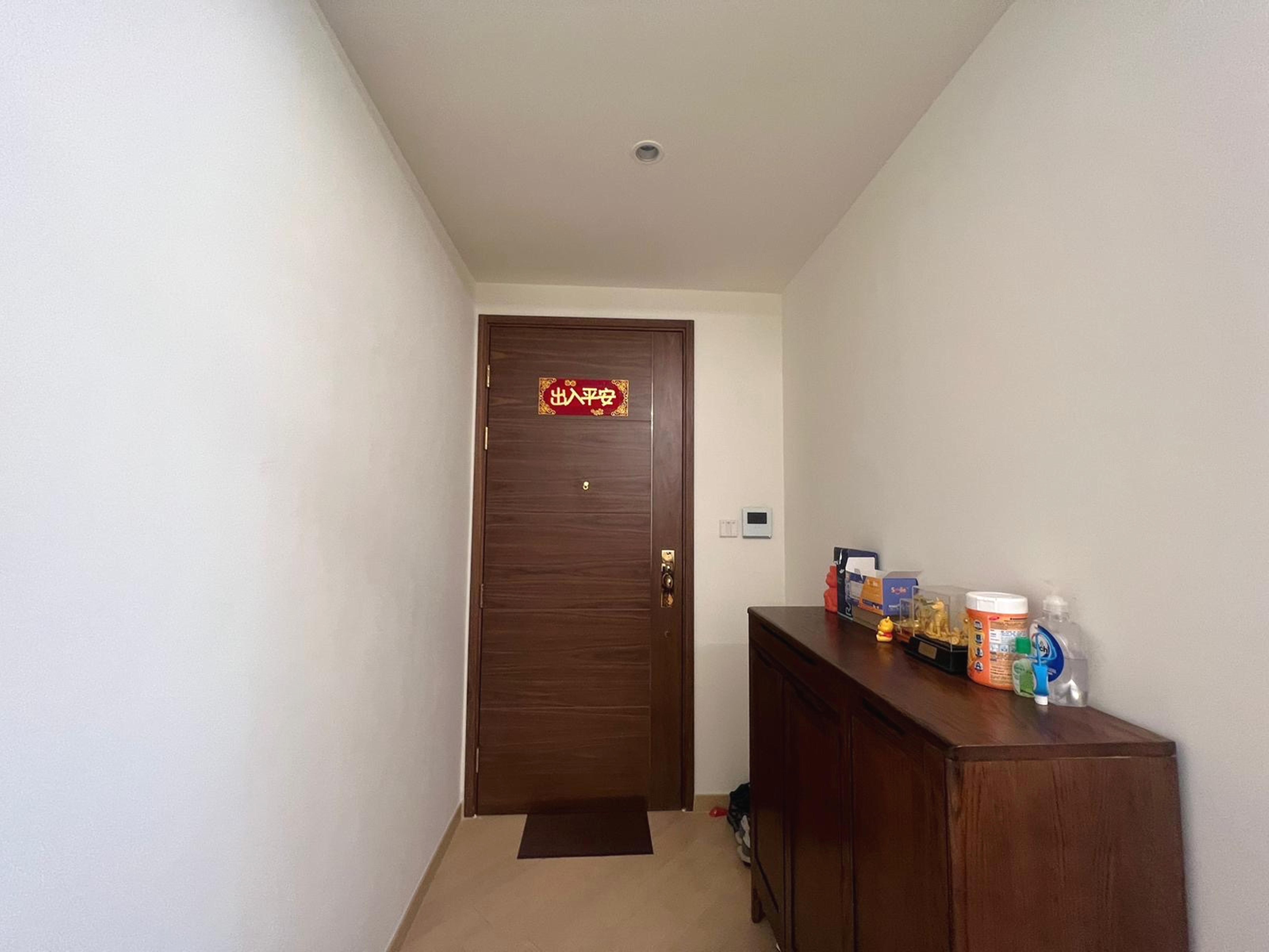 玄關位有足夠空間擺放鞋櫃和儲物櫃。