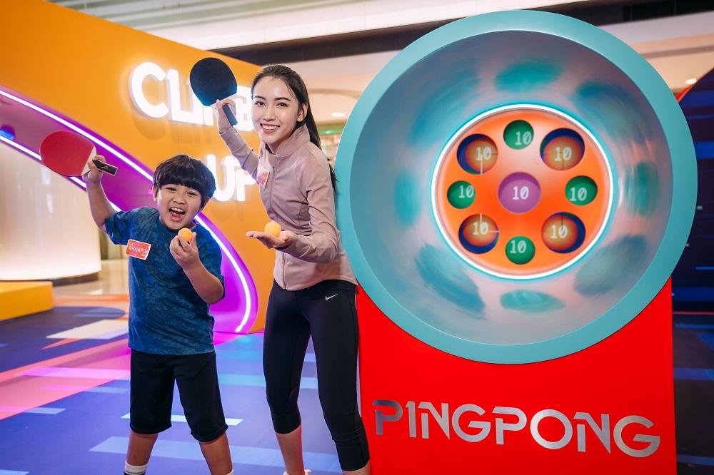 狡猾乒乓│今次將平面的乒乓球桌換成大型圓形水管,目標是把球打進水管內的小圓洞無論你是直線打入洞還是在水管內壁反彈入洞都會充滿驚喜!