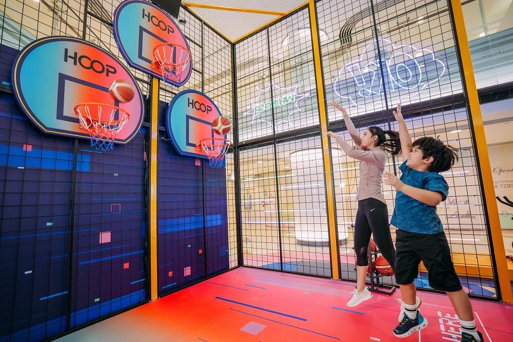 籃兒當射手│不論男女、年紀大小,都可以化身籃球神射手,向亮燈的籃球框投球一展身手!