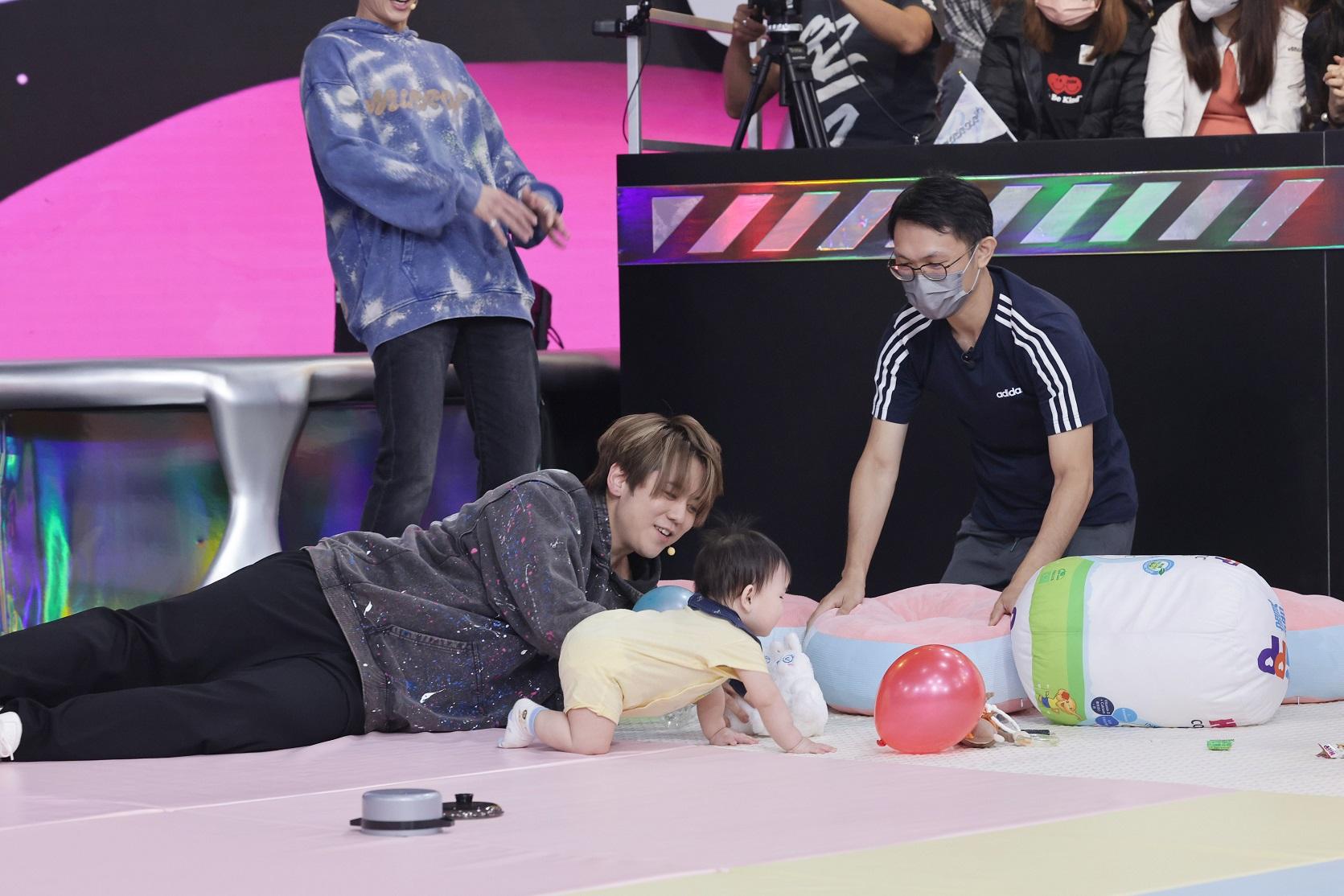 姜濤瞓身冧BB隊友Anson。