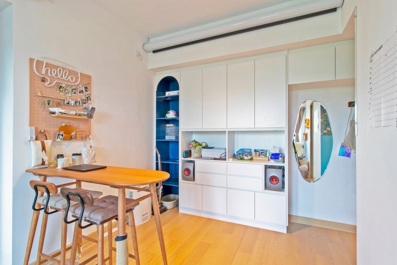 圓弧型設計可以考慮用在儲物櫃內的內櫳上,令沉悶的櫃身頓時變成設計的焦點