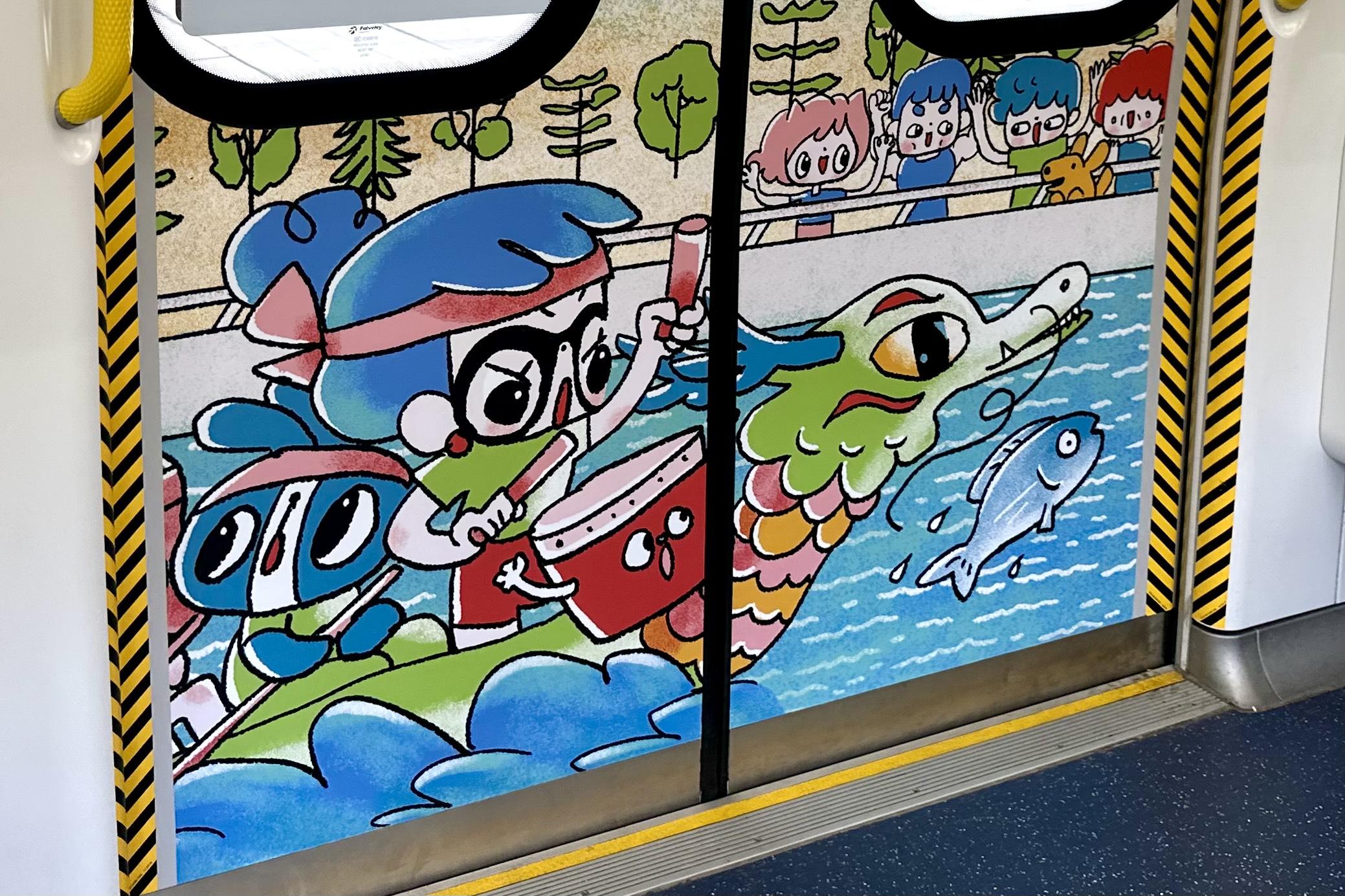 有參展藝術家透露,龍舟是HKDI同學的建議。(潘善怡攝)