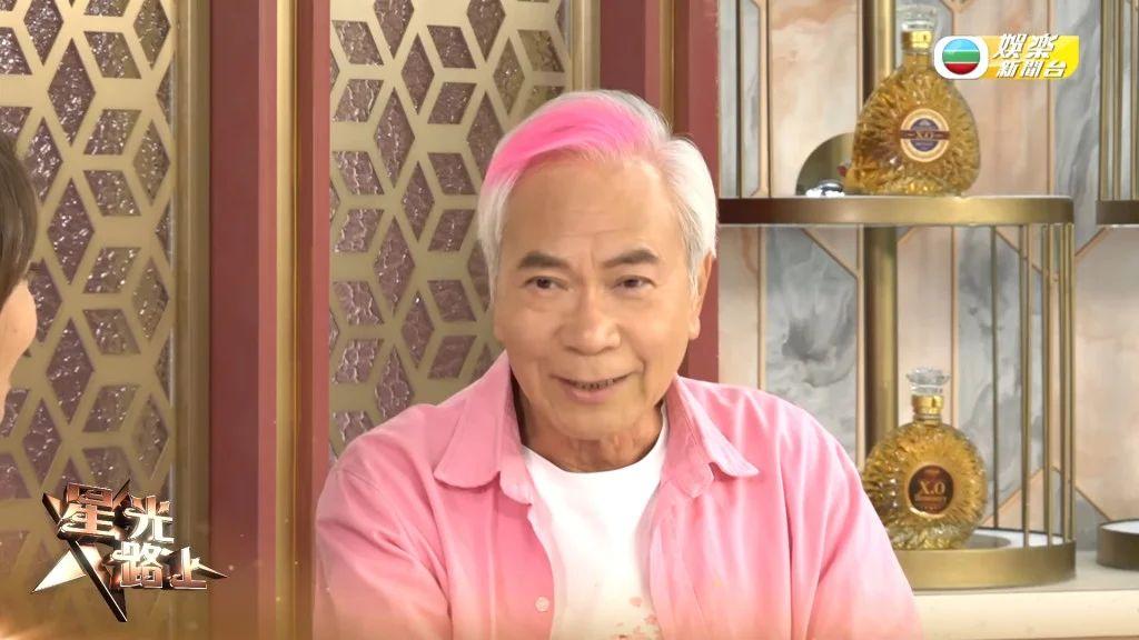 72歲李龍基情迷「死亡Barbie粉」。