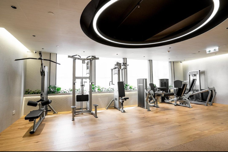 沈震軒和陳欣妍情侶檔開設健身中心111 Ones Fitness,投資額近千萬元。(111 Ones Fitness ig相片)