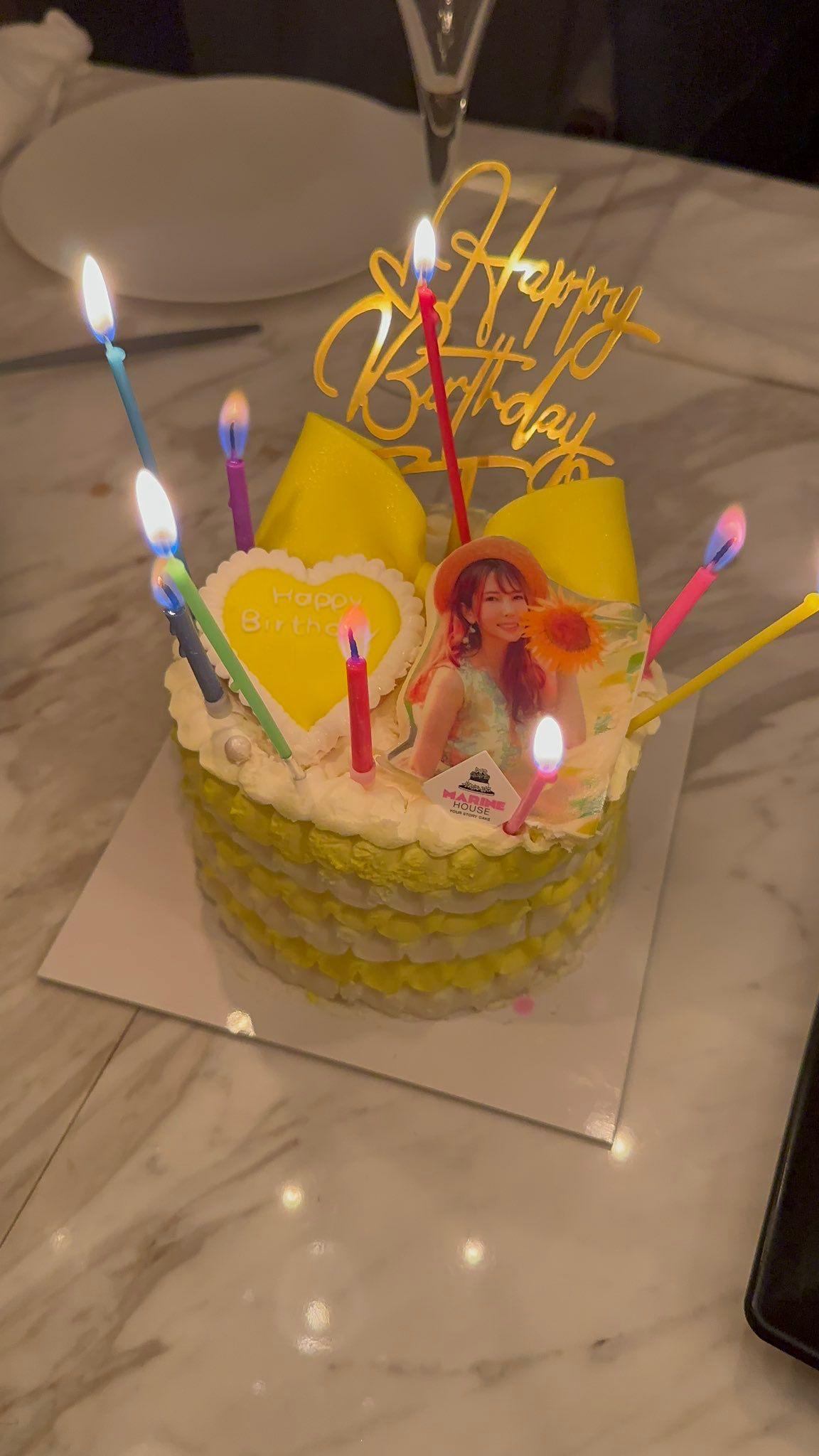 壽星女還收肖像生日蛋糕。