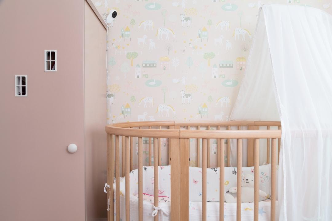 想有比較趣致或童真的牆身,牆紙是個好選擇