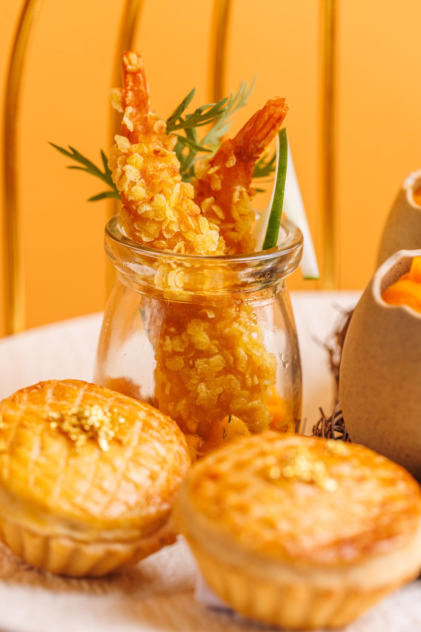 粟米片脆蝦配香芒沙沙